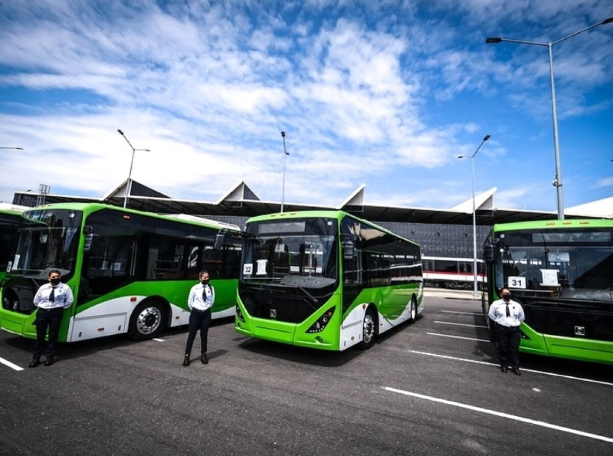 Enrique Alfaro Presents the First Fully Electric Bus Line in Mexico