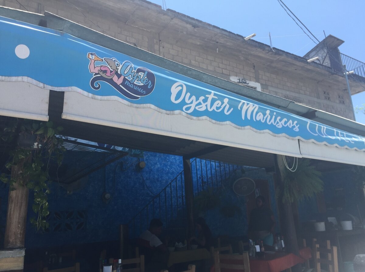 12 Big Oysters For 3.5 Dollars At Oyster Mariscos