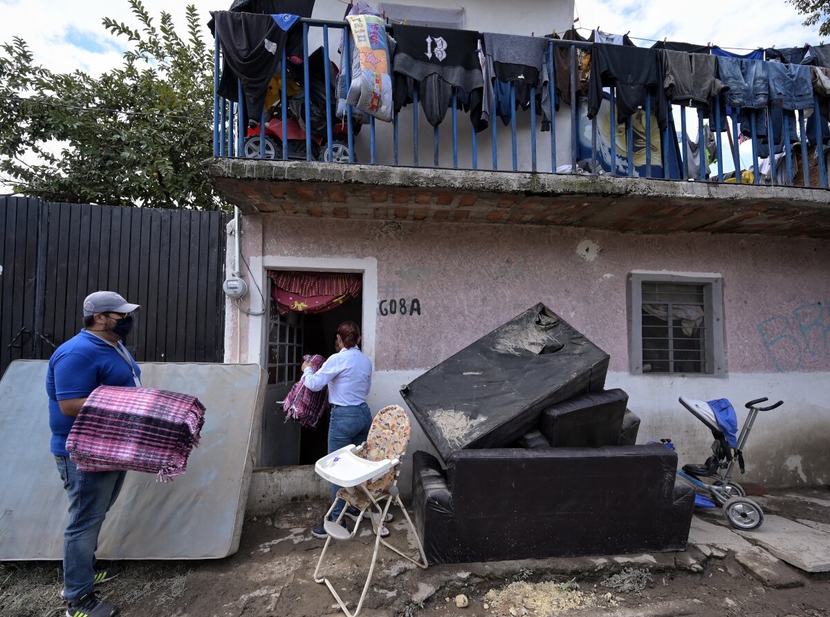 Puerto Vallarta to Allocate FOEDEN Funds to 100 Families for Hurricane Damage