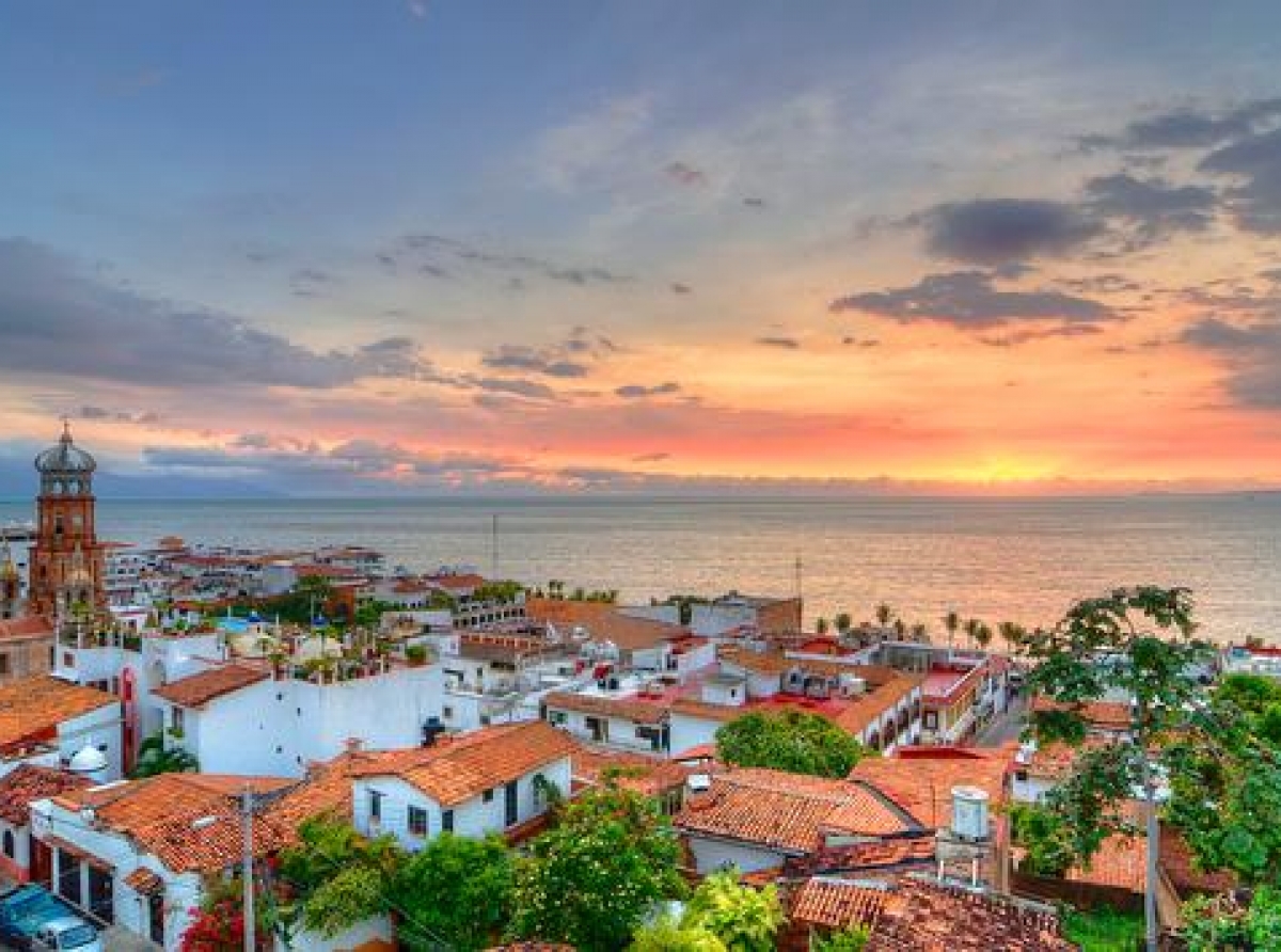 What Makes Puerto Vallarta So Enticing to All Sorts of Travelers